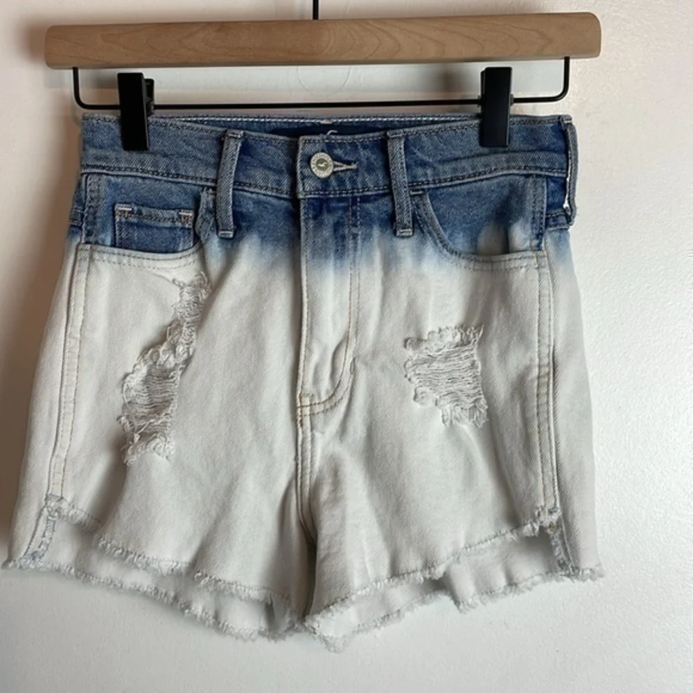 Hollister Ombre Denim Ultra High Rise Short Shorts 0 / 24